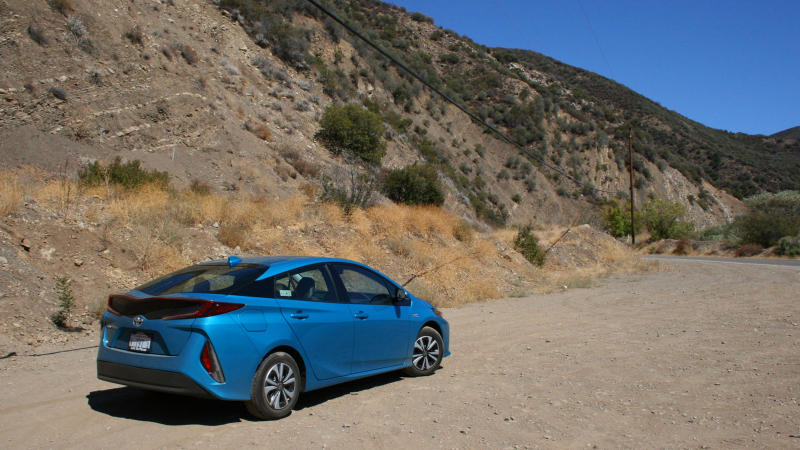 Illustration for article titled The 2017 Toyota Prius Prime Is A High-Tech Pretend Tesla That Gets Incredible Mileage